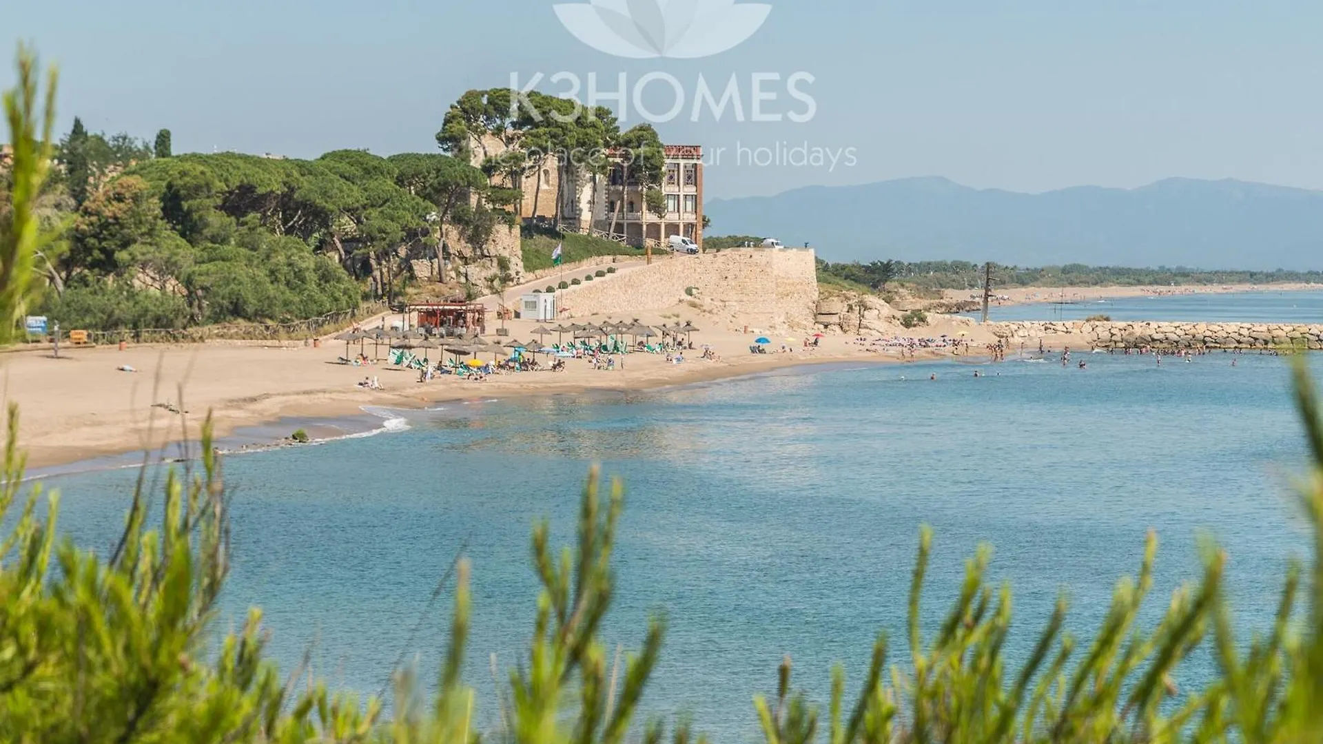 Beachfront Apartment In L' Escala 0*,  España