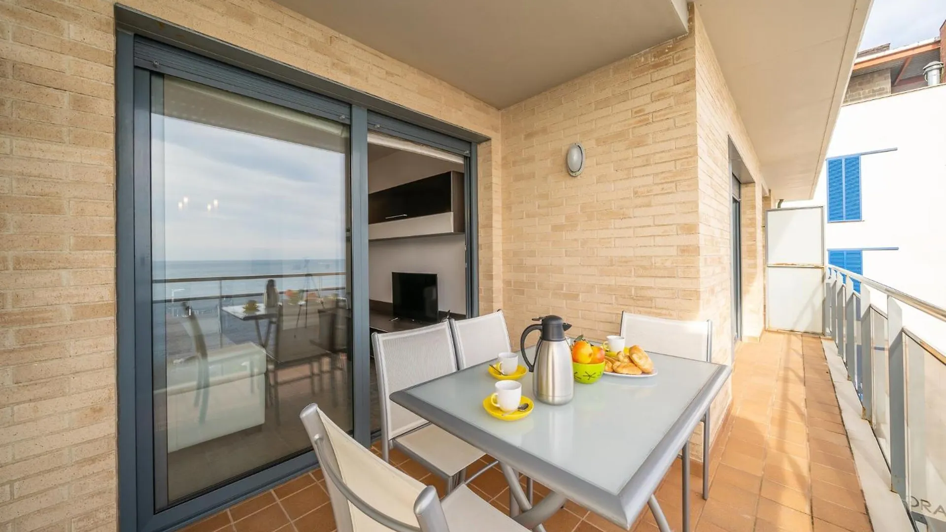Beachfront Apartment In L' Escala