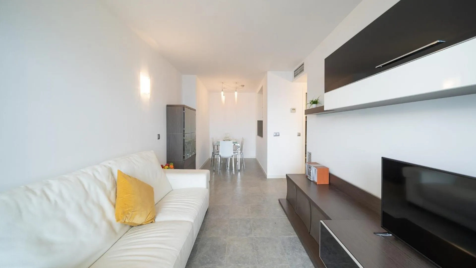 Beachfront Apartment In L' Escala España